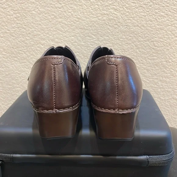 Dansko Tamara Women's Brown Leather Clogs Size 39 - Picture 6 of 8